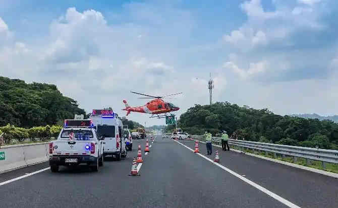 君山区高速公路汽车救援案例